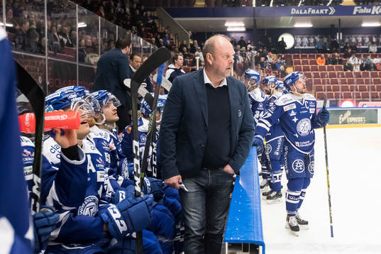 Leksands tränare Per-Erik Johnsson i ishockeymatchen i SHL