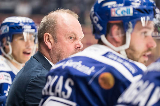 Leksands tränare Per-Erik Johnsson i ishockeymatchen i SHL