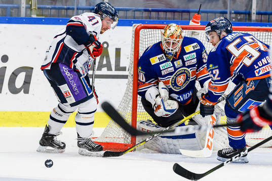 Linköpings Broc Little oroar vid Växjös målvakt Joacim
