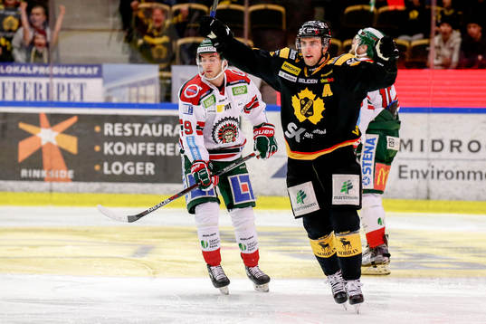 Skellefteås Joakim Lindström jublar