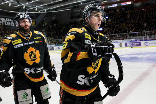 Skellefteås Joakim Lindström jublar