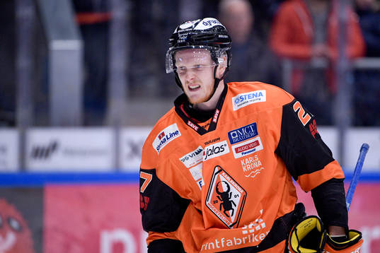 Karlskronas Henrik Nilsson grinar illa