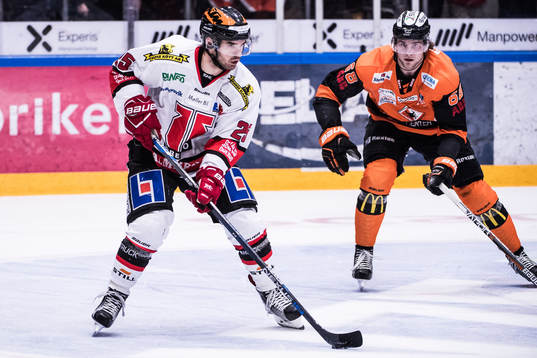 Örebros Martin Johansson  och Karlskronas Daniel Gunnarsson
