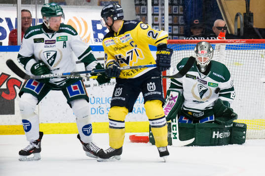 Färjestads målvakt Stefan Steen räddar