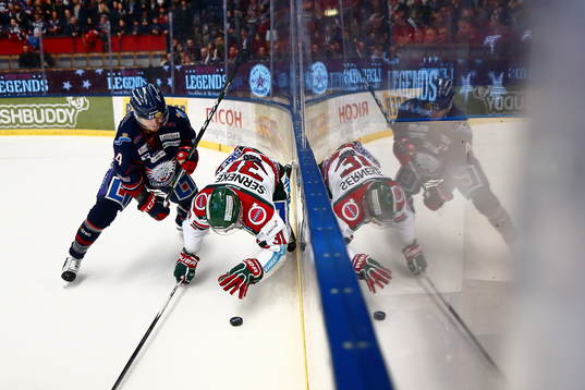 Frölundas Nicklas Lasu och Linköpings Anssi Salmela