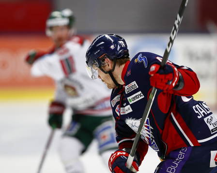 Linköpings Anssi Salmela och Frölundas Simon Hjalmarsson