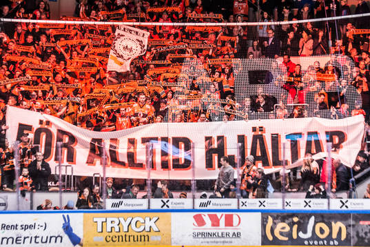 fansen tackar laget med tifo