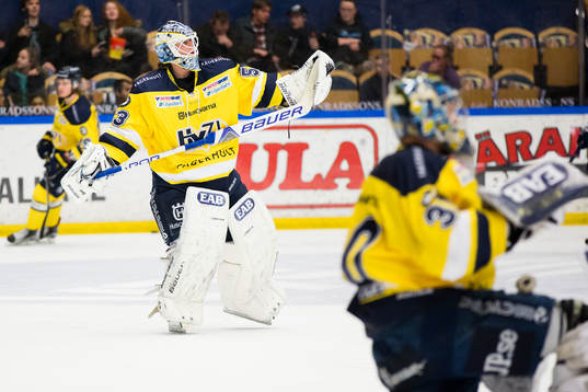 s målvakt Fredrik Pettersson-Wentzel och HV71:s målvakt