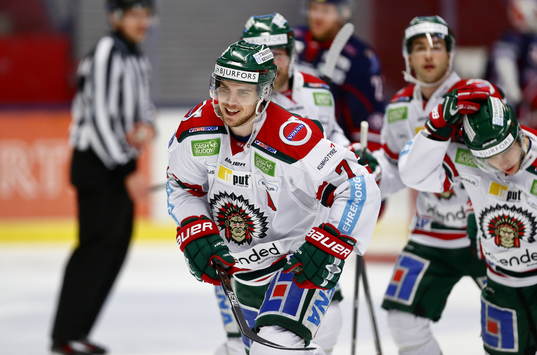 Frölundas spelare jublar