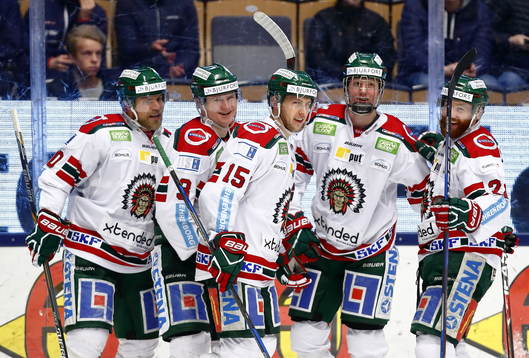 Frölundas spelare jublar