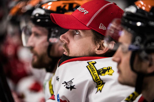 Örebros målvakt Axel Brage deppar