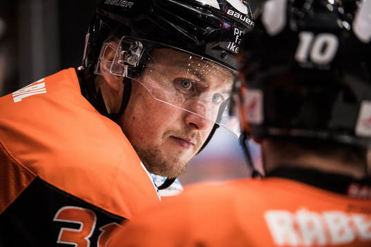 Karlskronas Marcus Paulsson och Mattias Guter i samtal i