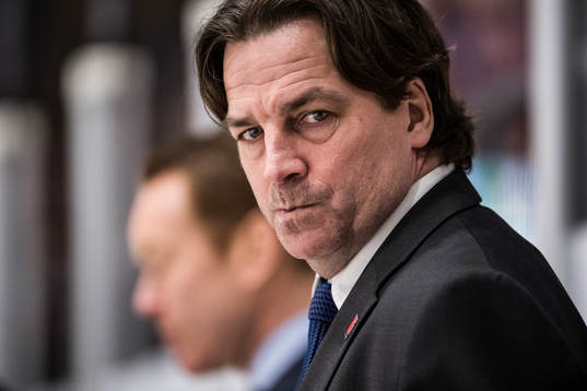 Örebros assiterande tränare Petri Liimatainen deppar