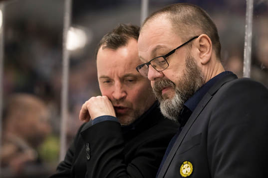 Brynäs tränare Thomas Berglund och målvaktstränare