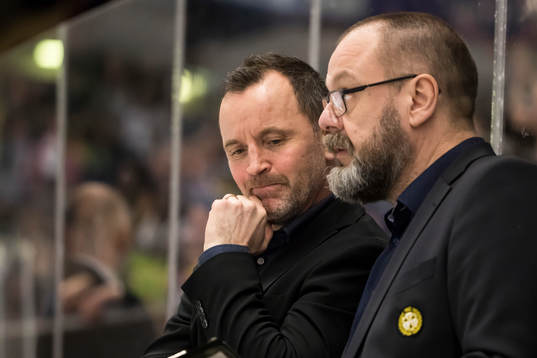 Brynäs tränare Thomas Berglund och målvaktstränare