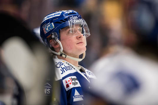 Leksands Johan Porsberger i ishockeymatchen i SHL mellan
