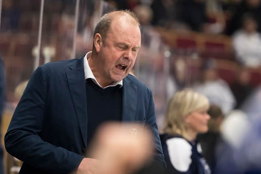 Leksands tränare Per-Erik Johnsson i ishockeymatchen i SHL