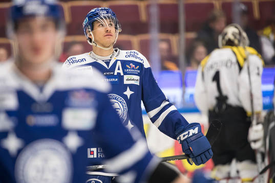 Leksands Jon Knuts i ishockeymatchen i SHL mellan Leksand