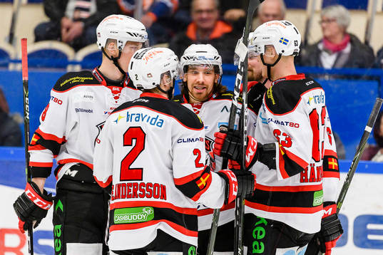 Malmö Redhawks Andreas Thuresson (mitten)  jublar