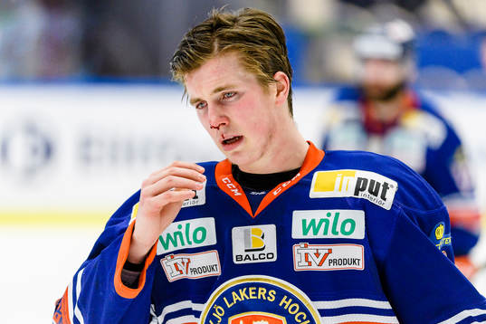 Växjös Nils Carnbäck blöder