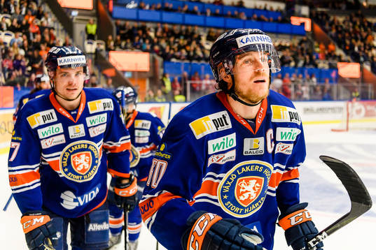 Växjös Erik Josefsson jublar
