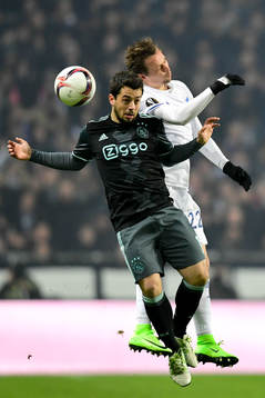 Ajaxs Amin Younes och FC Köpenhamns Peter Ankersen