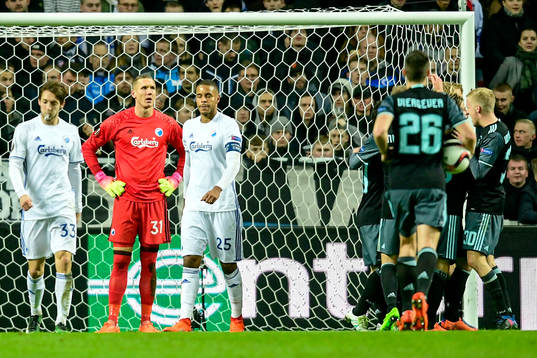 FC Köpenhamns målvakt Robin Olsen deppar