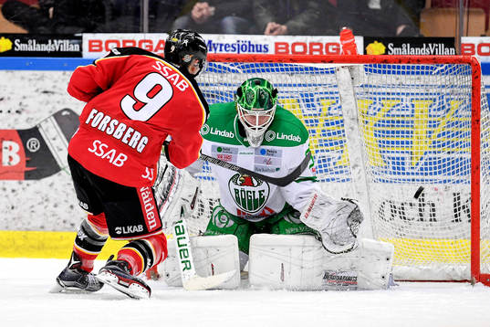 Luleås Johan Forsberg gör 4-0 på straff