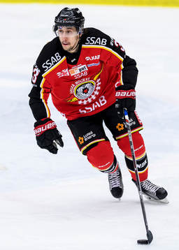 Luleås Daine Todd med pucken