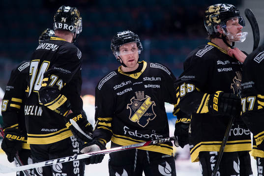 s Jens Jakobs  före en ishockeymatch i Hockeyallsvenskan