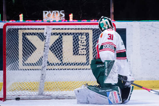 Tingsryds målvakt Niklas Rubin deppar