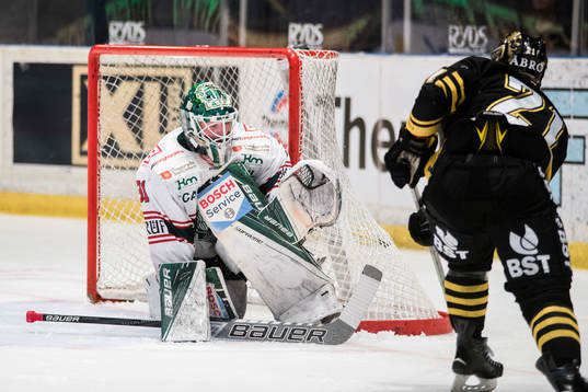 s Christian Sandberg gör 4-0 bakom Tingsryds målvakt