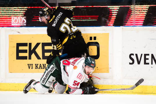 s Victor Ekvarv och Tingsryds Adam Schmidt