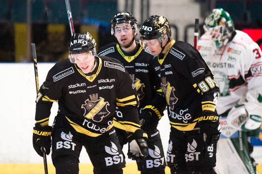 s Jacob Spångberg jublar