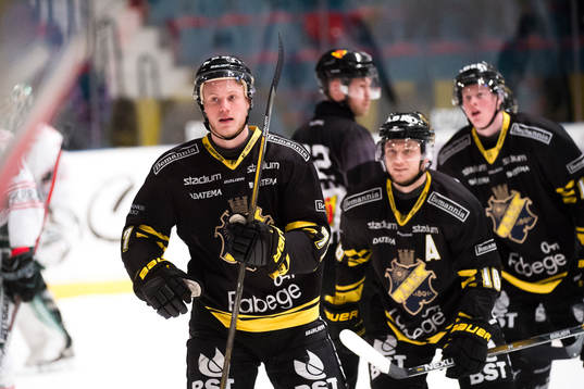 s Jacob Spångberg jublar