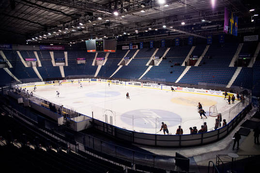 Djurgårdens lag och Linköpings lag värmer upp