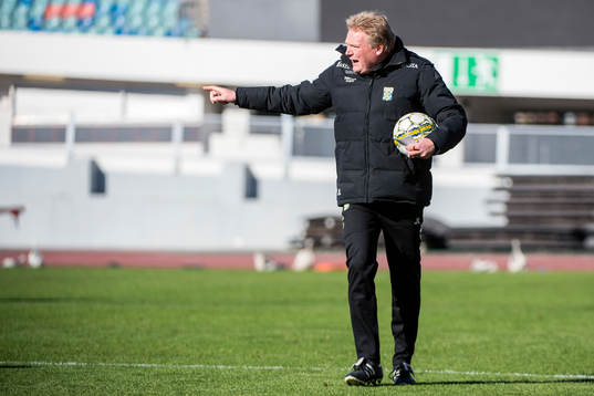 Tränare Jörgen Lennartsson tränar med IFK Göteborg