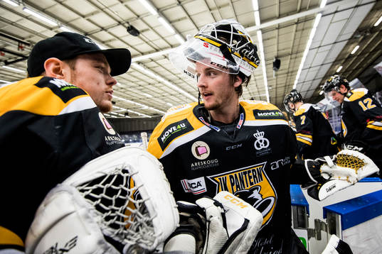 Panterns målvakt Oscar Malm och målvakt Tex Williamsson