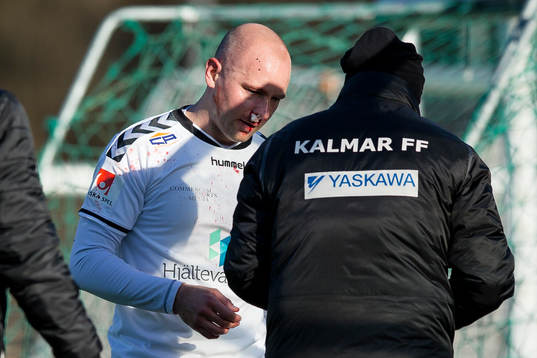 Kalmars Stefan Larsson blir omplåstrad