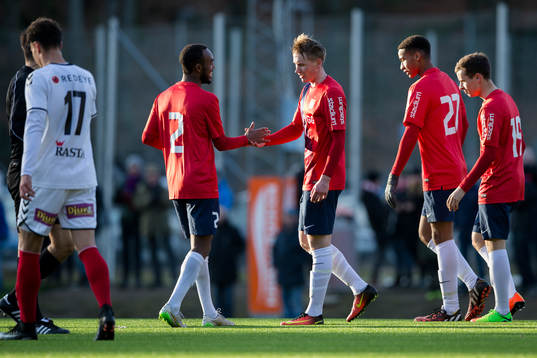 Örgrytes Emil Skogh jublar ihop med David Johansson