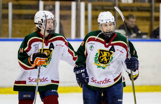 Gästrikland/Hälsinglands nr 14 Emma Högström och nr 9