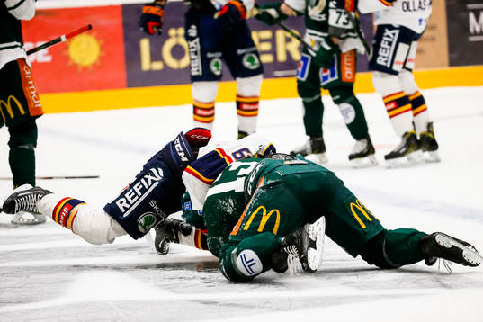 Bråk mellan Djurgårdens Markus Ljungh och Färjestads