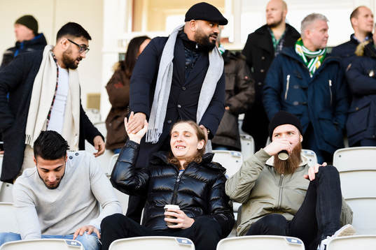 Malmö FFs Pawel Cibicki och Jo Inge Berget på läktaren
