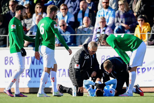 Malmö FFs Tobias Sana får vård