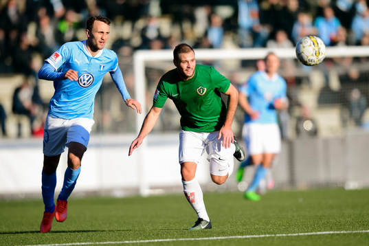 Malmö FFs Magnus Wolff Eikrem och Jönköpings Tom Siwe