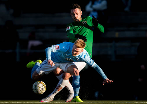 Malmö FFs Anders Christiansen och Jönköpings Daryl Smylie