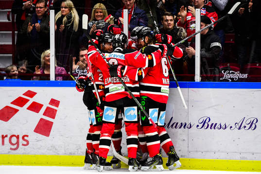 Malmö Redhawks spelare jublar