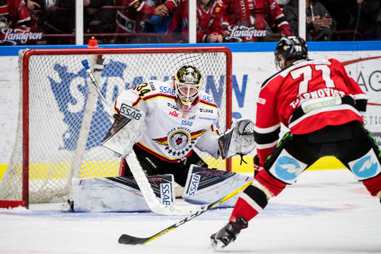 Malmö Redhawks Mathias Tjärnqvist gör 2-1 bakom Luleås