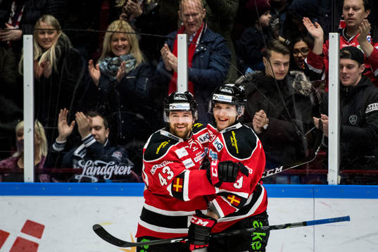 Malmö Redhawks Frederik Storm jublar med Nichlas Hardt