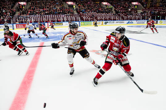 Luleås Petter Emanuelsson och Malmö Redhawks Erik